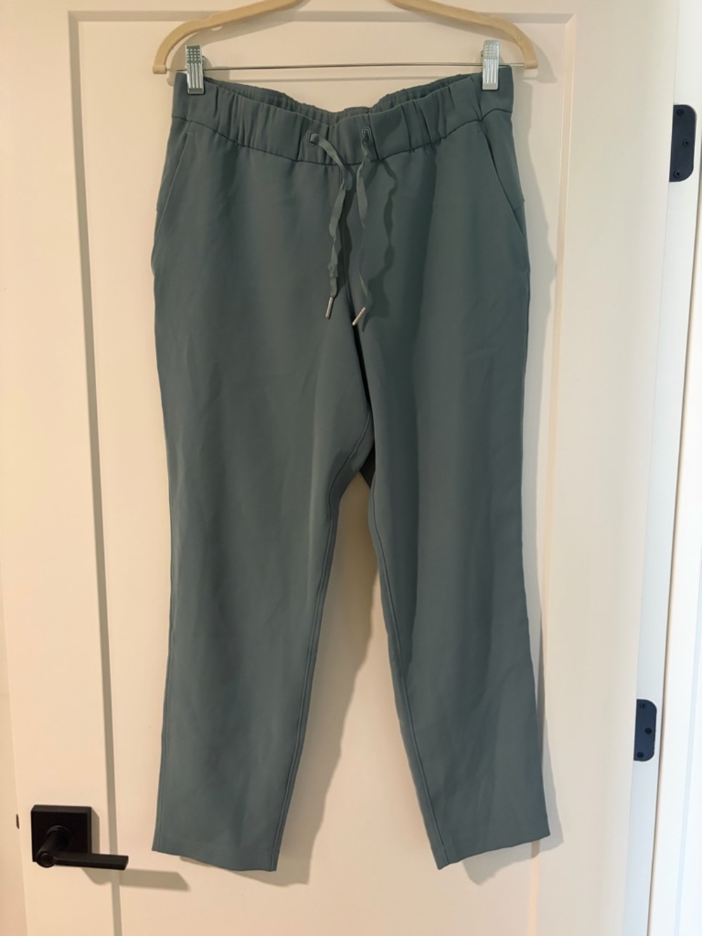 lululemon athletica Women’s Drawstring Joggers in Sage